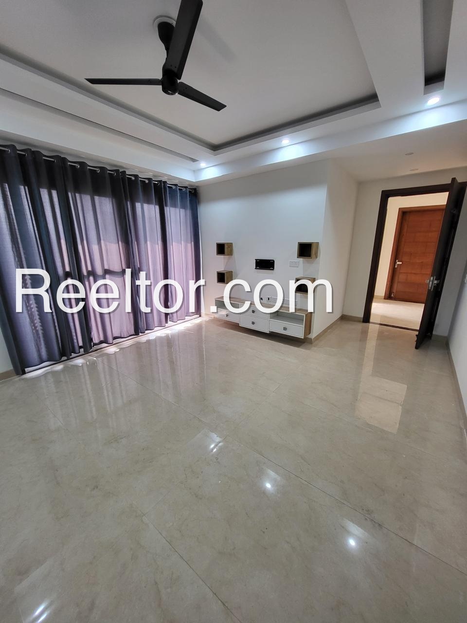 Shop For Rent In Apaliyas Hurda