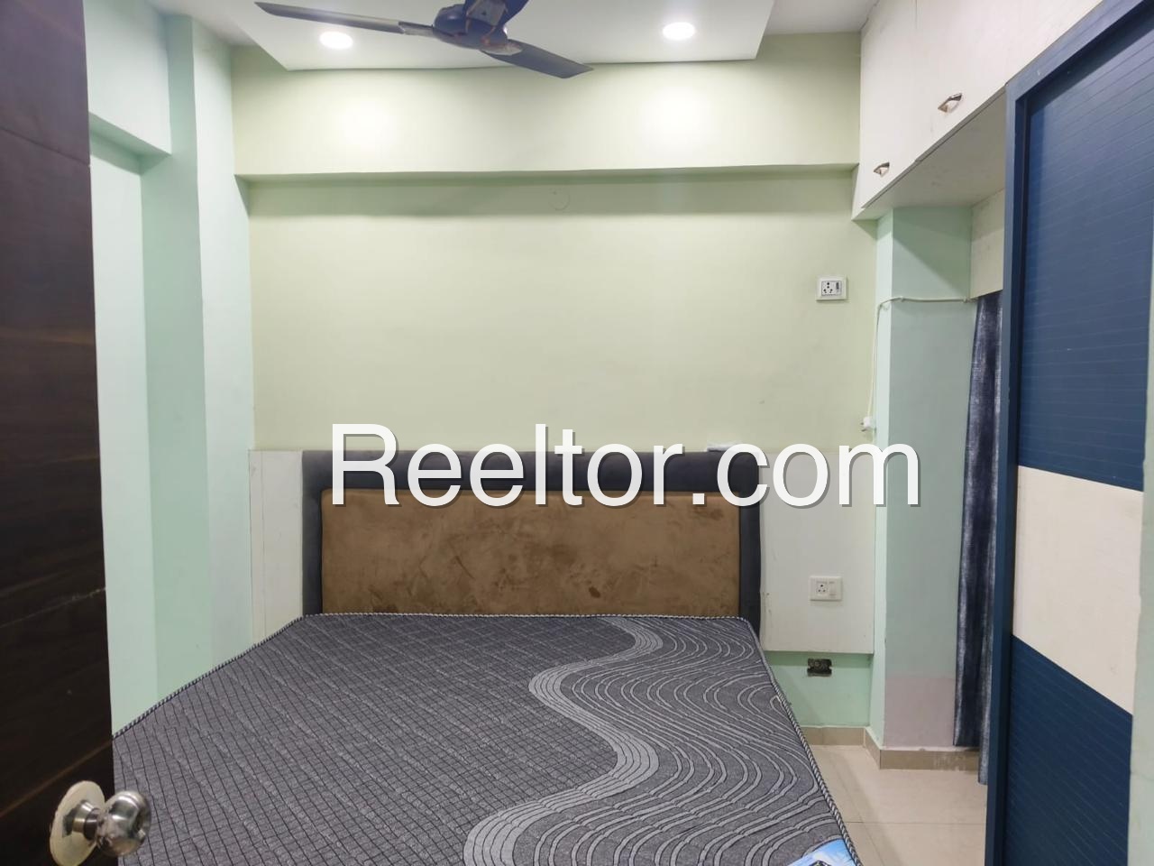 Shop For Rent In Unkla Tanda Loha