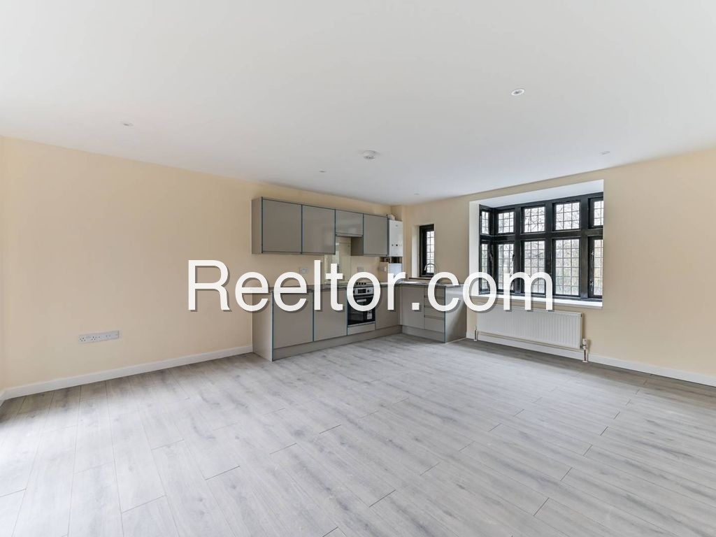 Shop For Rent In Tulu Rangeilunda