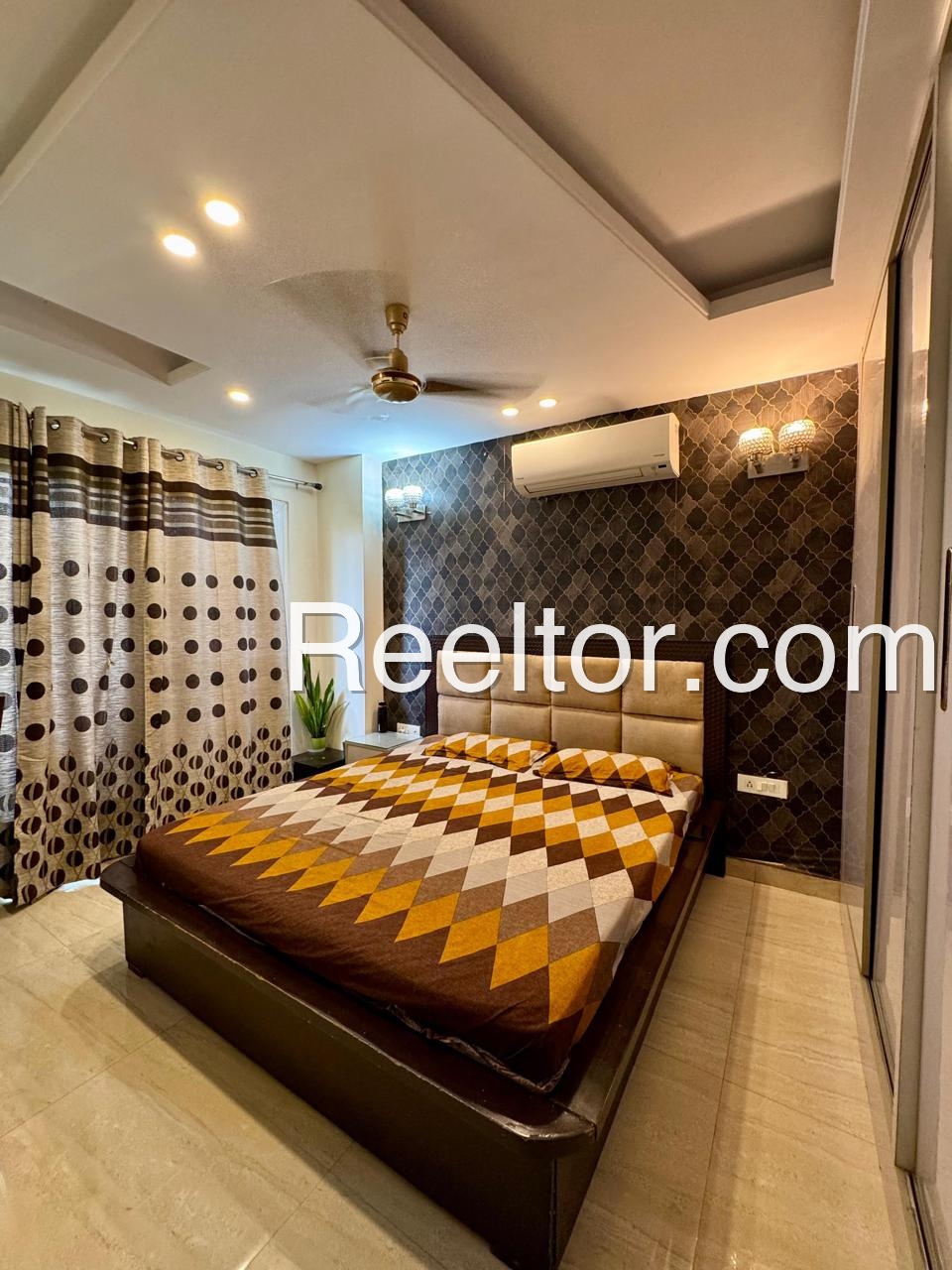 Shop For Rent In Sompuri Gon Paithan