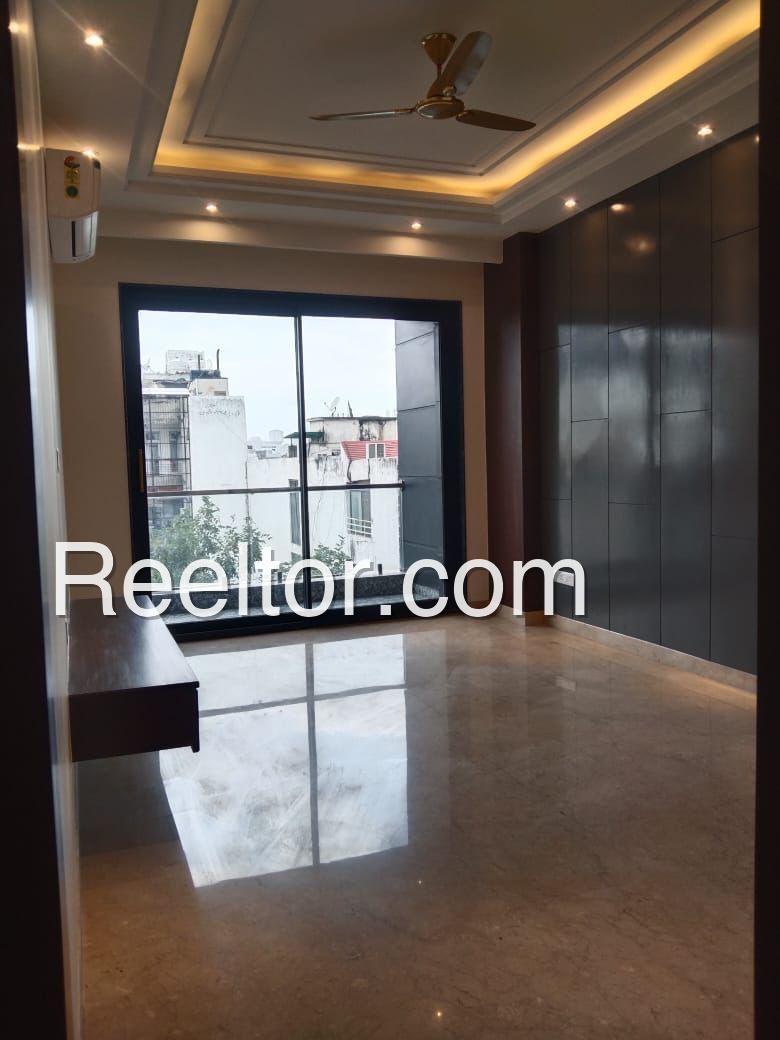 Shop For Sale In Gorbi Chitrangi