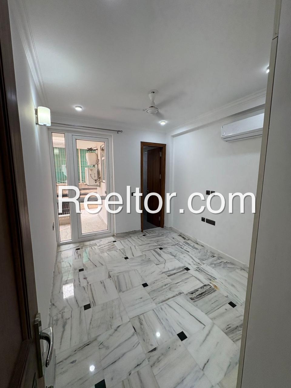 Flat For Sale In Paje Tassar Chayangtajo