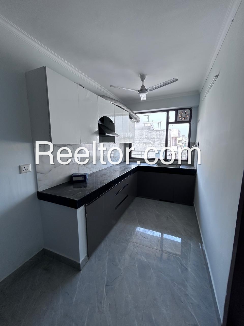 Flat For Rent In Old Cantonment Prayagraj