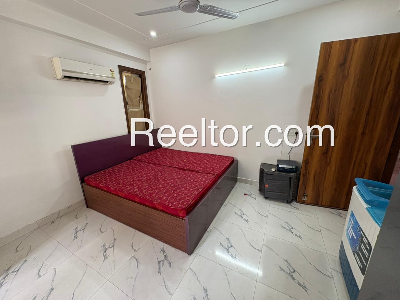 Flat For Rent In Pajnari Banda Tahsil