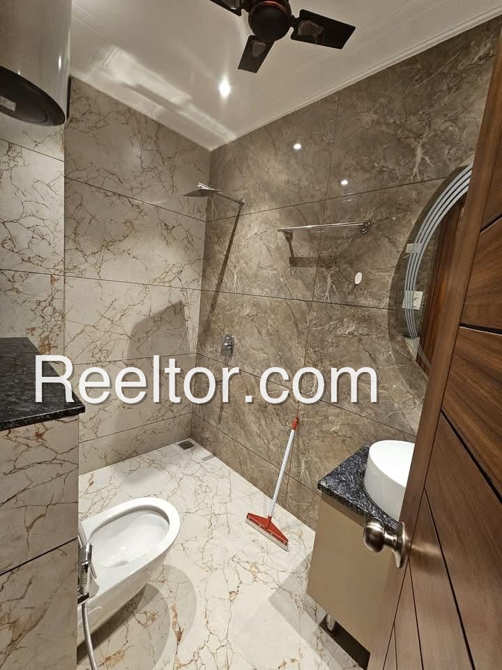 Flat For Sale In Chara Gangdhar