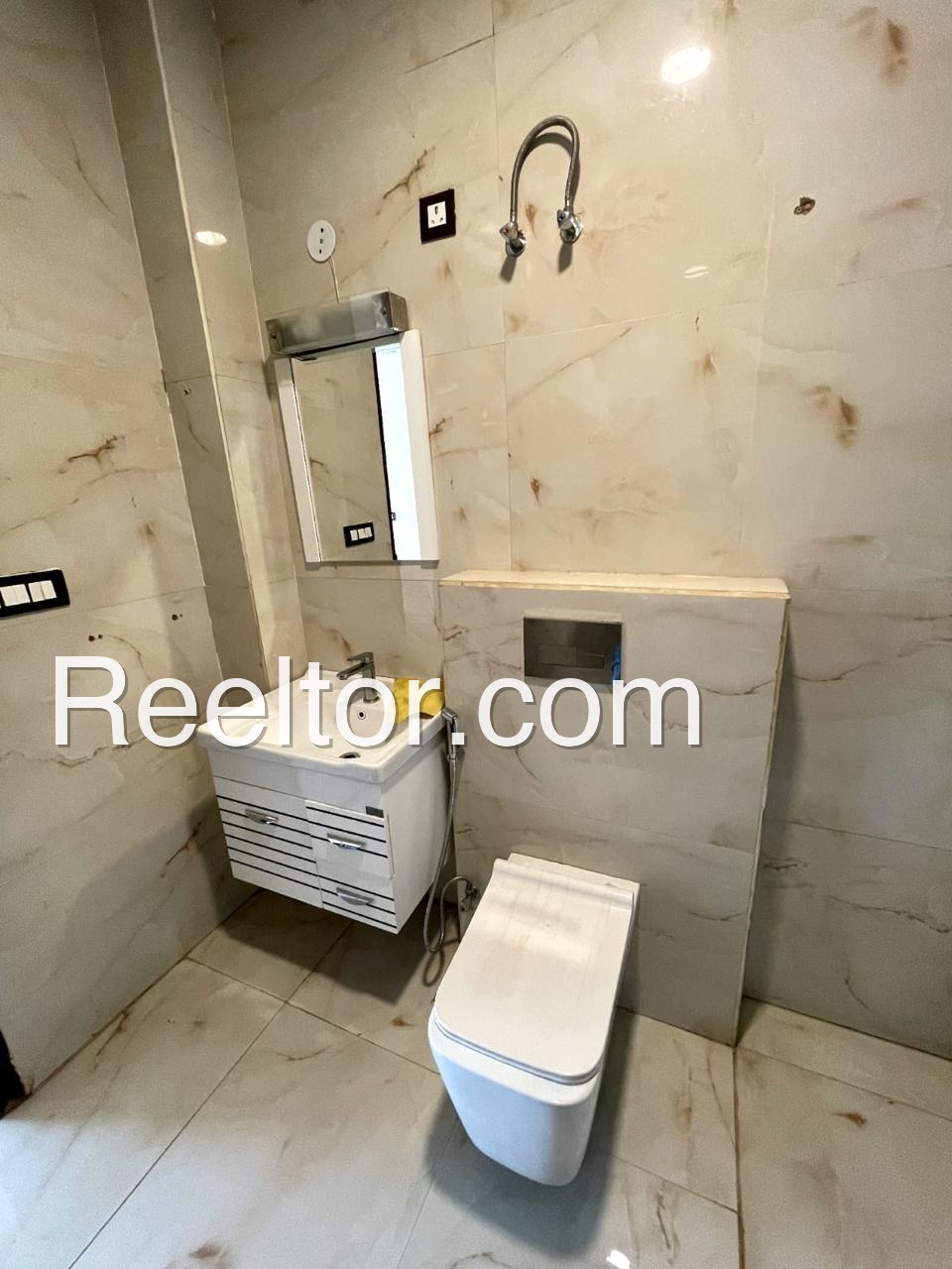 Flat For Rent In Mirjhapur Punasa