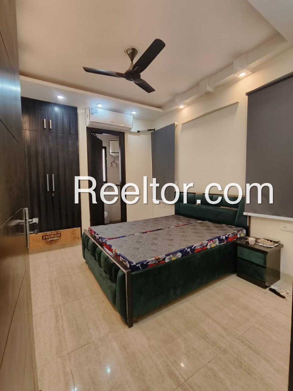 Shop For Sale In Auraiya Meral