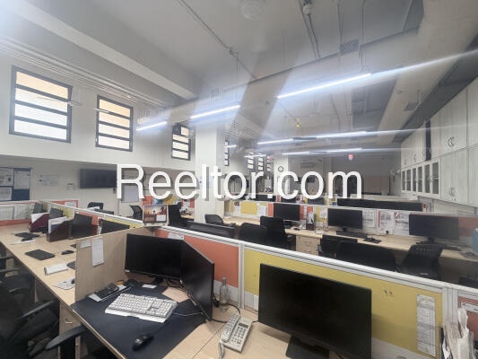 Office Space For Sale In Patha Dharavaram Lingal