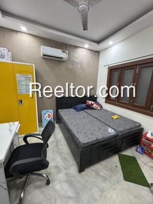 Pg For Sale In Paleregadi Kaddampeddur