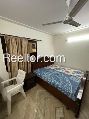 Pg For Sale In Raitrag Pampore