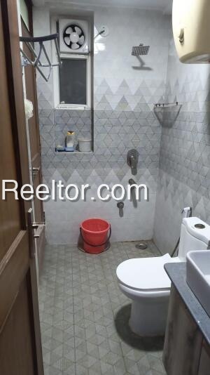 Pg For Sale In Aliwara Deori