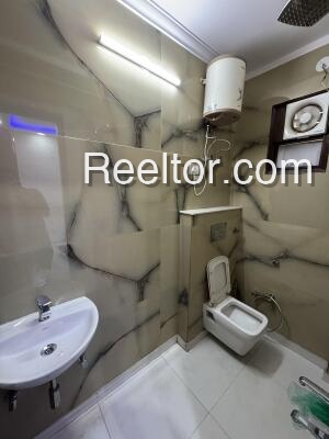 Pg For Sale In Huzurpur Kaiserganj