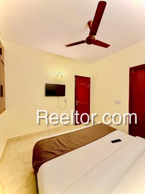 Pg For Sale In Itahiya Navijot Gonda