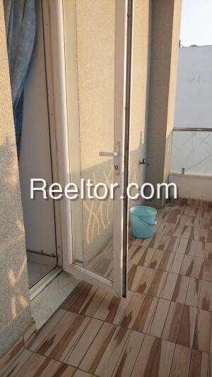 Shop For Rent In Pasi Khera Uttar Pradesh