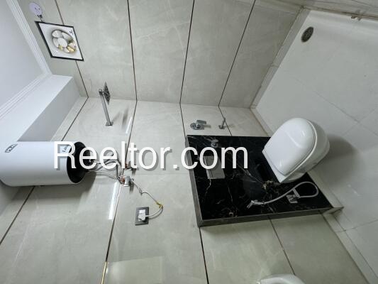 Shop For Rent In Naye Pura Bikapur