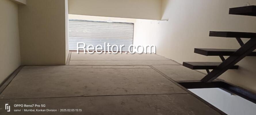 Showroom For Sale In Tassar Sollung Chayangtajo