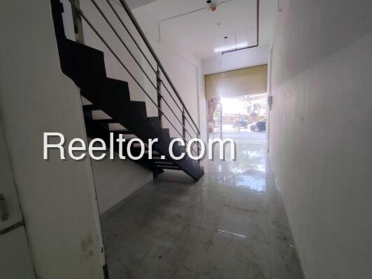 Showroom For Sale In Singhanpuri Sihora