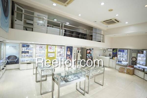 Showroom For Rent In Paje Tassar Chayangtajo