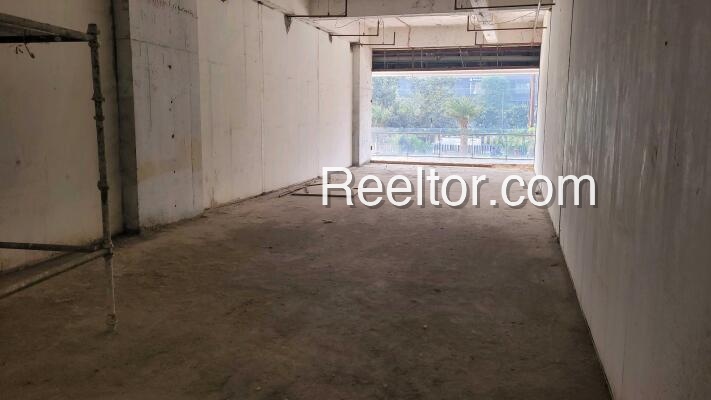 Showroom For Sale In Parandode Nedumangad