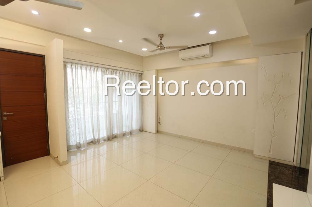 Villa For Rent In Surajpura Jalaun