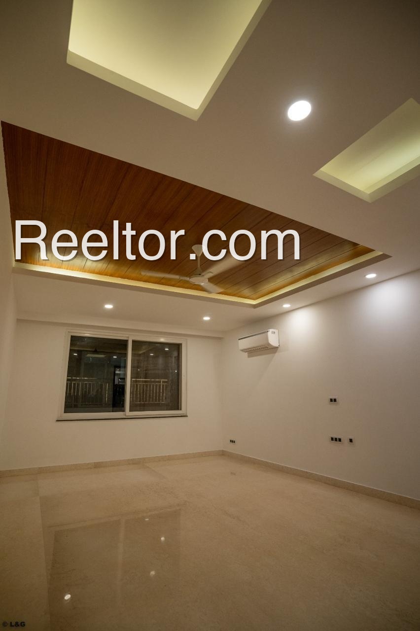 Shop For Sale In Aterna Sonipat