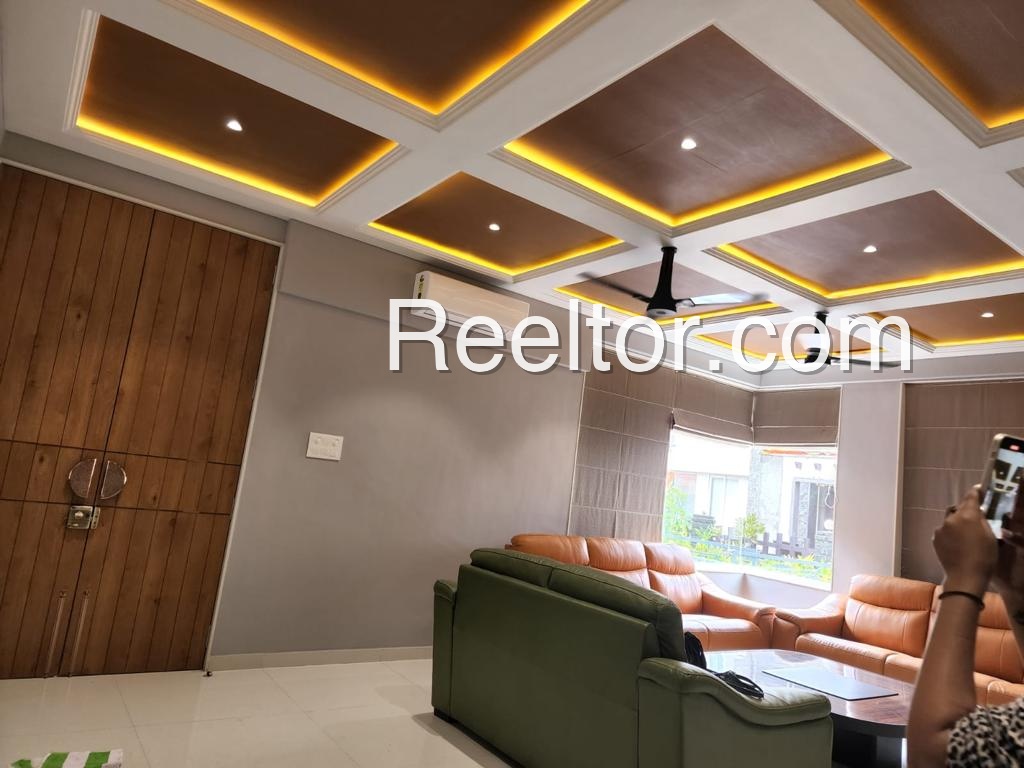 Villa For Sale In Bamparda Barkot